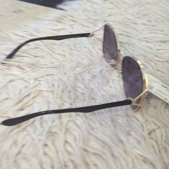 Sunglasses - Picture 2 of 4